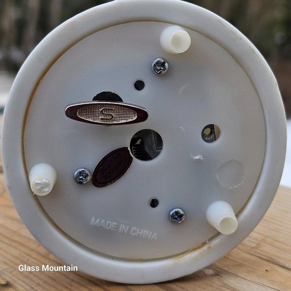 SOLD - Blue Jay Porcelain Vintage Melody Musical Box With Embossed Details - Picture 8 of 10